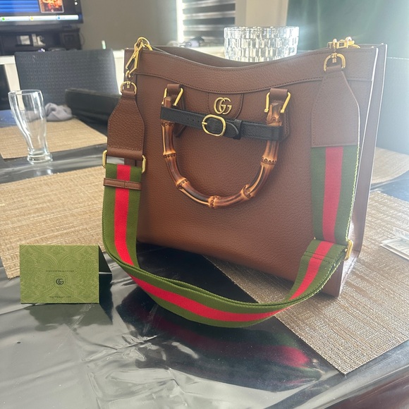 Gucci Handbags - Diana Médium Gucci Bag